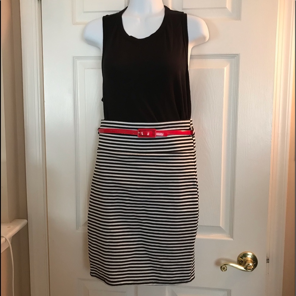 Lipstick skirt size small 💋